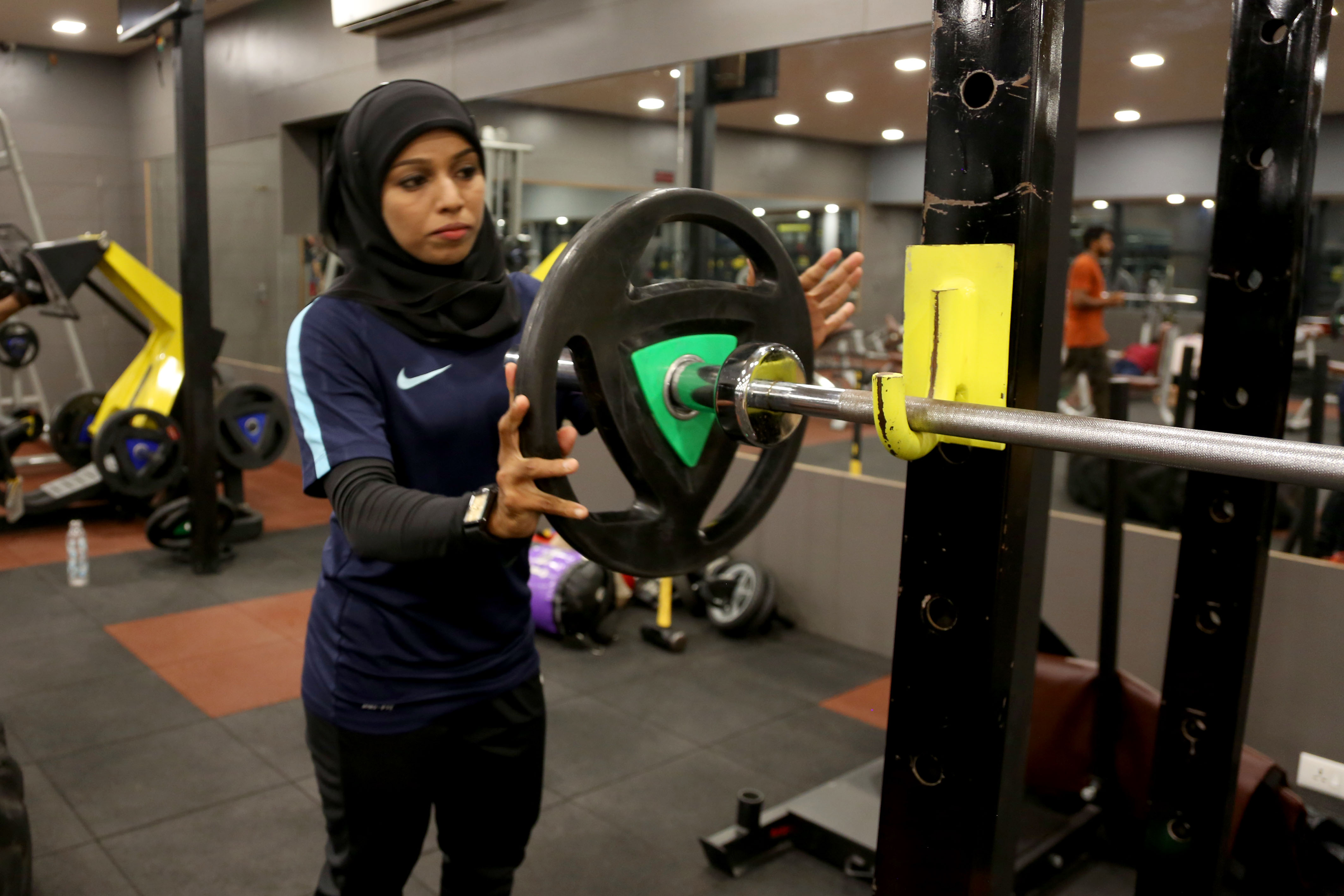 4 CATERS HIJABI POWERLIFTER 06