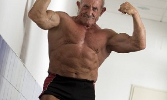 Σκοτώθηκε σε τροχαίο ο 73χρονος bodybuilder Manuel Valbuena