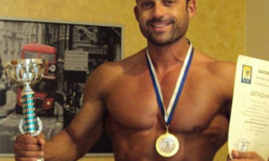 Θρήνος στην Εύβοια: Ο 32χρονος αθλητής του Body Building Γιώργος Τσομάκας έσβησε την ώρα που έπαιζε ρακέτες!