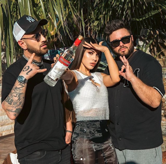 AYTI NA MPEI SIGOURA POY INE KAI ME KINGS K TEO