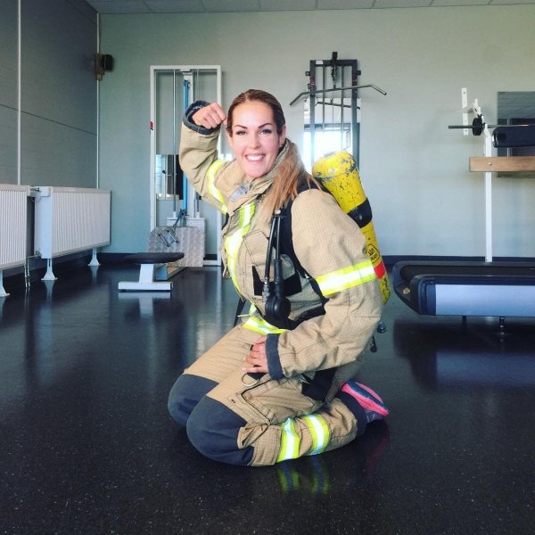 firefighter gunn is a smokeshow 25 photos 23