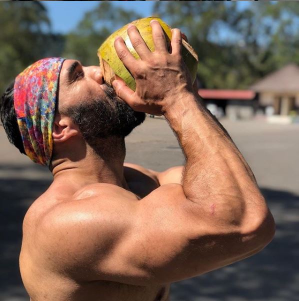 koronoios asthenis gimnasmenos pinei karida