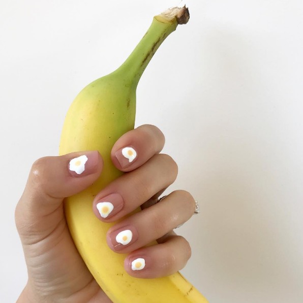 nail art banana