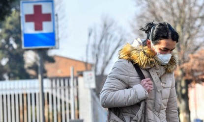 &Omicron; &kappa;&omicron;&rho;&omega;&nu;&omicron;ϊό&sigmaf; έ&phi;&tau;&alpha;&sigma;&epsilon; &sigma;&tau;&eta;&nu; &Epsilon;&lambda;&lambda;ά&delta;&alpha;: &Pi;&rho;ώ&tau;&omicron; &epsilon;&pi;&iota;&beta;&epsilon;&beta;&alpha;&iota;&omega;&mu;έ&nu;&omicron; &kappa;&rho;&omicron;ύ&sigma;&mu;&alpha; &sigma;&tau;&eta; &Theta;&epsilon;&sigma;&sigma;&alpha;&lambda;&omicron;&nu;ί&kappa;&eta;!