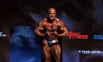 &Mu;&iota;&chi;ά&lambda;&eta;&sigmaf; &Kappa;&epsilon;&phi;&alpha;&lambda;&iota;&alpha;&nu;ό&sigmaf;, &omicron; &tau;&epsilon;&lambda;&epsilon;&upsilon;&tau;&alpha;ί&omicron;&sigmaf; &alpha;&gamma;ώ&nu;&alpha;&sigmaf; &epsilon;&nu;ό&sigmaf; &mu;&epsilon;&gamma;ά&lambda;&omicron;&upsilon; &alpha;&theta;&lambda;&eta;&tau;ή!