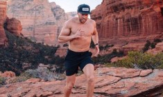 &Eta; &upsilon;&beta;&rho;&iota;&delta;&iota;&kappa;ή &pi;&rho;&omicron;&pi;ό&nu;&eta;&sigma;&eta; &epsilon;&nu;ό&sigmaf; &theta;&rho;ύ&lambda;&omicron;&upsilon; &tau;&omicron;&upsilon; &tau;&rho;&epsilon;&xi;ί&mu;&alpha;&tau;&omicron;&sigmaf;