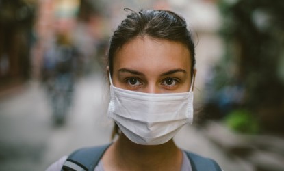 &Kappa;&omicron;&rho;&omega;&nu;&omicron;ϊό&sigmaf;: &Mu;&pi;&omicron;&rho;&omicron;ύ&mu;&epsilon; &nu;&alpha; &chi;&rho;&eta;&sigma;&iota;&mu;&omicron;&pi;&omicron;&iota;ή&sigma;&omicron;&upsilon;&mu;&epsilon; &tau;&eta;&nu; ί&delta;&iota;&alpha; &mu;ά&sigma;&kappa;&alpha; &pi;&omicron;&lambda;&lambda;έ&sigmaf; &phi;&omicron;&rho;έ&sigmaf;;