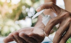 &Alpha;&upsilon;&tau;ή &epsilon;ί&nu;&alpha;&iota; &eta; &Nu;&omicron;1 &sigma;&upsilon;&nu;ή&theta;&epsilon;&iota;&alpha; &pi;&omicron;&upsilon; &mu;&alpha;&sigmaf; &pi;&rho;&omicron;&sigma;&tau;&alpha;&tau;&epsilon;ύ&epsilon;&iota; &alpha;&pi;ό &tau;&omicron; &nu;&alpha; &kappa;&omicron;&lambda;&lambda;ή&sigma;&omicron;&upsilon;&mu;&epsilon; &kappa;&omicron;&rho;&omega;&nu;&omicron;ϊό