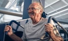 &Mu;&epsilon;&tau;ά &tau;&alpha; 65: &Gamma;&iota;&alpha;&tau;ί &eta; whey &pi;&rho;&omega;&tau;&epsilon;ΐ&nu;&eta; &Delta;&Epsilon;&Nu; &alpha;&rho;&kappa;&epsilon;ί &gamma;&iota;&alpha; &nu;&alpha; &sigma;&omega;&theta;&omicron;ύ&nu; &omicron;&iota; &mu;ύ&epsilon;&sigmaf; - &Eta; &kappa;ί&nu;&eta;&sigma;&eta; "&kappa;&lambda;&epsilon;&iota;&delta;ί" &gamma;&iota;&alpha; &tau;&eta; &mu;&upsilon;ϊ&kappa;ή &mu;ά&zeta;&alpha;