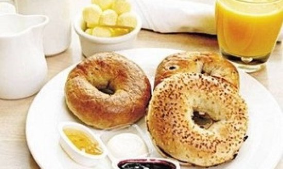 Τι πρέπει να φάτε το πρωί για να διώξετε το στρες
