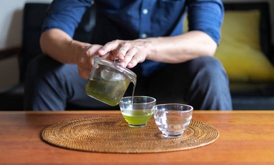 &Tau;&iota; &theta;&alpha; &sigma;&upsilon;&mu;&beta;&epsilon;ί &alpha;&nu; &pi;ί&nu;&epsilon;&iota;&sigmaf; &pi;&rho;ά&sigma;&iota;&nu;&omicron; &tau;&sigma;ά&iota; &delta;ύ&omicron; &phi;&omicron;&rho;έ&sigmaf; &tau;&eta; &mu;έ&rho;&alpha; &gamma;&iota;&alpha; &mu;&iota;&alpha; &epsilon;&beta;&delta;&omicron;&mu;ά&delta;&alpha;