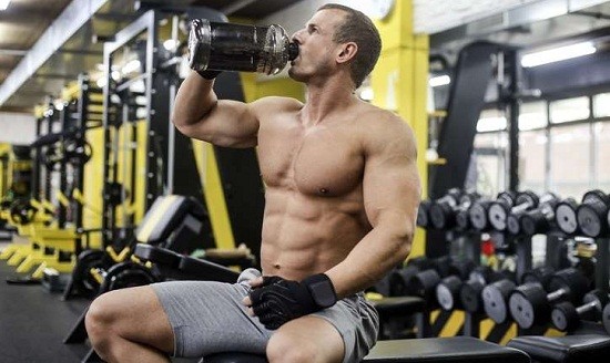 &Omicron;&iota; &nu;ό&mu;&omicron;&iota; &pi;&omicron;&upsilon; &pi;&rho;έ&pi;&epsilon;&iota; &nu;&alpha; &tau;&eta;&rho;&epsilon;ί&sigmaf; &gamma;&iota;&alpha; &nu;&alpha; &gamma;&rho;&alpha;&mu;&mu;ώ&sigma;&epsilon;&iota;&sigmaf;