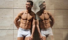 &Kappa;&rho;&iota;&sigma;&tau;&iota;ά&nu;&omicron; &Rho;&omicron;&nu;ά&lambda;&nu;&tau;&omicron;: Έ&kappa;&alpha;&nu;&epsilon; &mu;&pi;ό&tau;&omicron;&xi; &gamma;&iota;&alpha; &nu;&alpha; &mu;&epsilon;&gamma;&alpha;&lambda;ώ&sigma;&epsilon;&iota;&hellip; &tau;&alpha; &gamma;&epsilon;&nu;&nu;&eta;&tau;&iota;&kappa;ά &tau;&omicron;&upsilon; ό&rho;&gamma;&alpha;&nu;&alpha;