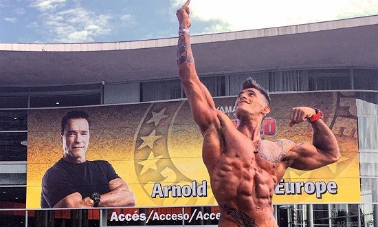 &Sigma;&tau;έ&lambda;&iota;&omicron;&sigmaf; &Zeta;&alpha;&chi;&alpha;&rho;&iota;&omicron;&upsilon;&delta;ά&kappa;&eta;&sigmaf; &sigma;&tau;&omicron; iFitnessbook: &laquo;&Alpha;&gamma;&omega;&gamma;ή &gamma;&iota;&alpha; &mu;έ&nu;&alpha; &eta; &sigma;&upsilon;&mu;&mu;&epsilon;&tau;&omicron;&chi;ή &sigma;&tau;&omicron; Arnold Classic Europe 2016&raquo;