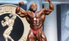 Triple Crown &alpha;&pi;ό &tau;&omicron;&nu; &tau;&epsilon;&rho;ά&sigma;&tau;&iota;&omicron; Kai Greene!