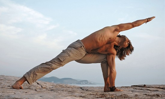 6 &lambda;ό&gamma;&omicron;&iota; &pi;&omicron;&upsilon; &kappa;ά&nu;&omicron;&upsilon;&nu; &tau;&eta;&nu; Yoga &iota;&delta;&alpha;&nu;&iota;&kappa;ή &kappa;&alpha;&iota; &gamma;&iota;&alpha; &tau;&omicron;&upsilon;&sigmaf; ά&nu;&tau;&rho;&epsilon;&sigmaf;