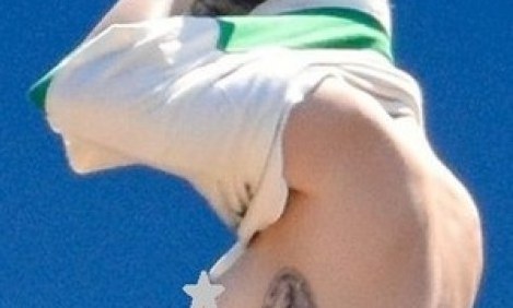 &Pi;&omicron;&iota;&alpha; &pi;&alpha;&sigma;ί&gamma;&nu;&omega;&sigma;&tau;&eta; &tau;&rho;&alpha;&gamma;&omicron;&upsilon;&delta;ί&sigma;&tau;&rho;&iota;&alpha; &beta;&gamma;ή&kappa;&epsilon; &alpha;&pi;ό &tau;&alpha; &rho;&omicron;ύ&chi;&alpha; &tau;&eta;&sigmaf;;