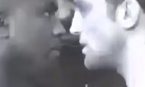 Funny: Aθλητές της πυγμαχίας φιλάνε στο στόμα τον αντιπαλό τους VIDEO