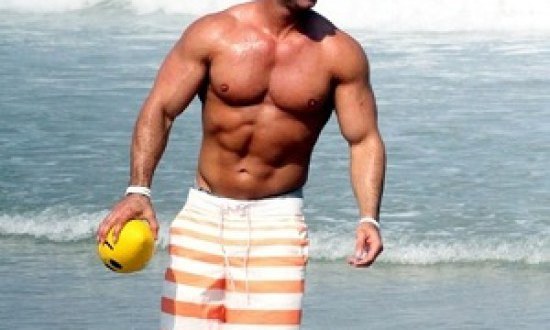 Τι δεν πρέπει να φάτε πριν πάτε στην παραλία