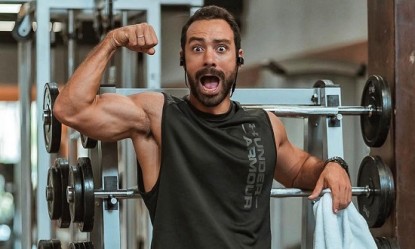 &Eta; &alpha;&gamma;&alpha;&pi;&eta;&mu;έ&nu;&eta; &sigma;&alpha;&lambda;ά&tau;&alpha; &tau;&omicron;&upsilon; &Sigma;ά&kappa;&eta; &Tau;&alpha;&nu;&iota;&mu;&alpha;&nu;ί&delta;&eta; &epsilon;ί&nu;&alpha;&iota; &iota;&delta;&alpha;&nu;&iota;&kappa;ή &gamma;&iota;&alpha; &gamma;&rho;ά&mu;&mu;&omega;&sigma;&eta; (video)