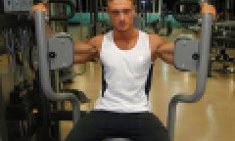 &Pi;&alpha;&rho;&omicron;&upsilon;&sigma;&iota;ά&sigma;&eta;: &Sigma;&tau;&alpha;ύ&rho;&omicron;&sigmaf; &Mu;ό&tau;&sigma;&omicron;&sigmaf; Bodybuilding Athlete