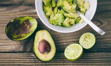 5 λόγοι που πρέπει να εντάξουμε το αβοκάντο στη διατροφή μας!