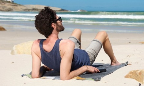 Οι κίνδυνοι που κρύβει το καλοκαίρι για τα ανδρικά γεννητικά όργανα