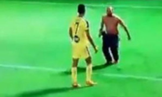 «Ξύλο» οπαδού με παίκτη στο Ισραήλ (video)