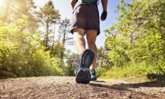 &Pi;ό&sigma;&omicron; &alpha;&delta;&upsilon;&nu;&alpha;&tau;ί&zeta;&omicron;&upsilon;&mu;&epsilon; &pi;&epsilon;&rho;&pi;&alpha;&tau;ώ&nu;&tau;&alpha;&sigmaf; 10.000 &beta;ή&mu;&alpha;&tau;&alpha; &tau;&eta;&nu; &eta;&mu;έ&rho;&alpha;