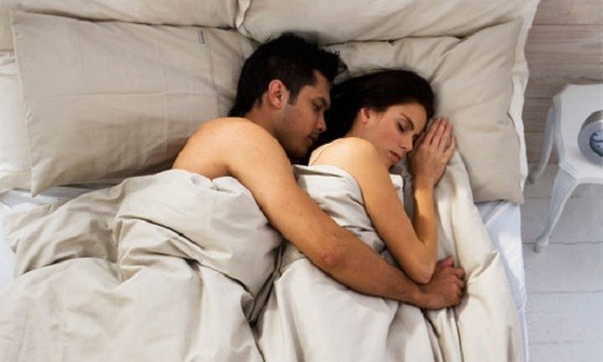 Γιατί το σεξ βοηθάει στο να κάνεις πολύ καλύτερο ύπνο