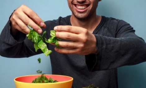 Το λάθος που κάνουν όλοι στη δίαιτα σύμφωνα με τον personal trainer των διασήμων