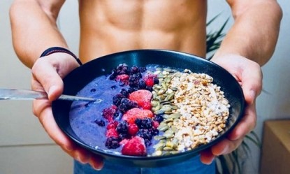 H &delta;ί&alpha;&iota;&tau;&alpha; &chi;&alpha;&mu;&eta;&lambda;ώ&nu; &upsilon;&delta;&alpha;&tau;&alpha;&nu;&theta;&rho;ά&kappa;&omega;&nu; &eta; &kappa;&alpha;&lambda;ύ&tau;&epsilon;&rho;&eta; &tau;&eta;&sigmaf; &chi;&rho;&omicron;&nu;&iota;ά&sigmaf;