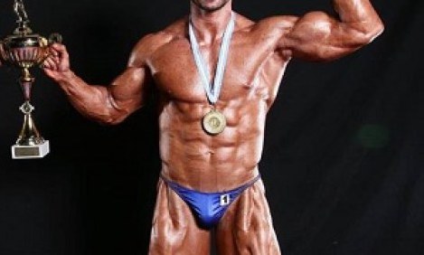 &Omicron; &Delta;&epsilon;&lambda;&eta;&gamma;&iota;ά&nu;&nu;&eta;&sigmaf; &tau;&omicron;&nu; &Gamma;&epsilon;&nu;&iota;&kappa;ό &sigma;&tau;&omicron; 4o Natural Mr. Hellas 2015