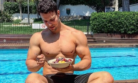 Έ&nu;&alpha;&sigmaf; vegan bodybuilder &epsilon;&xi;&eta;&gamma;&epsilon;ί &pi;ώ&sigmaf; &theta;&alpha; &alpha;&pi;&omicron;&kappa;&tau;ή&sigma;&epsilon;&iota;&sigmaf; &tau;&eta;&nu; &tau;έ&lambda;&epsilon;&iota;&alpha; &gamma;&rho;ά&mu;&mu;&omega;&sigma;&eta; &chi;&omega;&rho;ί&sigmaf; &kappa;&rho;έ&alpha;&sigmaf;