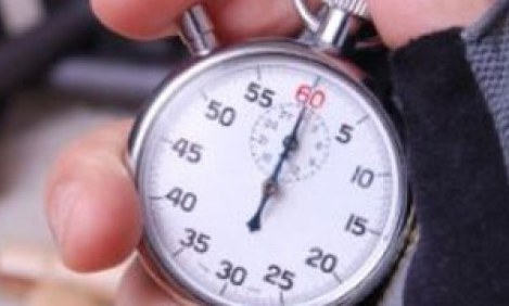 &Delta;&iota;ά&lambda;&epsilon;&iota;&mu;&mu;&alpha; &alpha;&nu;ά&mu;&epsilon;&sigma;&alpha; &sigma;&tau;&alpha; &sigma;&epsilon;&tau; : &Pi;ό&sigma;&omicron; &kappa;&alpha;&iota; &gamma;&iota;&alpha;&tau;ί;