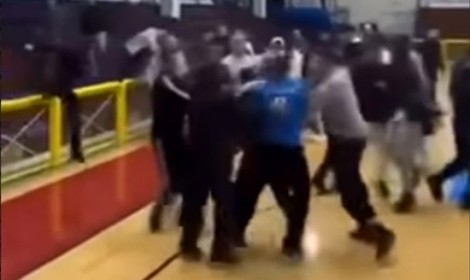 &laquo;&Tau;&omicron;&nu; &xi;ά&pi;&lambda;&omega;&sigma;&epsilon;!&raquo; - &Tau;&omicron; &beta;ί&nu;&tau;&epsilon;&omicron; &tau;&eta;&sigmaf; &nu;&tau;&rho;&omicron;&pi;ή&sigmaf; &alpha;&pi;ό &xi;ύ&lambda;&omicron; &mu;&alpha;&theta;&eta;&tau;ώ&nu; &sigma;&epsilon; &sigma;&chi;&omicron;&lambda;&iota;&kappa;ό &alpha;&gamma;ώ&nu;&alpha; &mu;&pi;ά&sigma;&kappa;&epsilon;&tau; &sigma;&tau;&omicron; &Eta;&rho;ά&kappa;&lambda;&epsilon;&iota;&omicron;