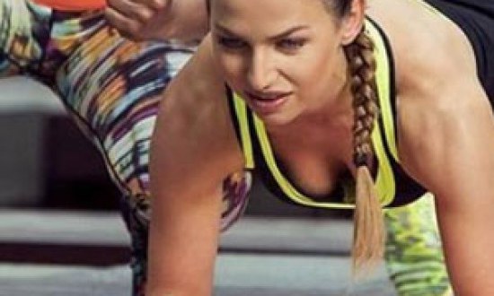 Η super-fit κυρία Λεβαντόφσκι (videos+photos)