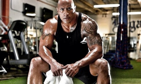 Οι ασκήσεις που θα σε κάνουν δυνατό σαν τον «Βράχο»