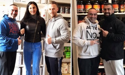 &Tau;&omicron; Muscle Club &sigma;&tau;&eta;&rho;ί&zeta;&epsilon;&iota; &tau;&eta;&nu; &Alpha;&theta;&eta;&nu;ά &Epsilon;&upsilon;&mu;&omicron;&rho;&phi;&iota;ά&delta;&eta; &kappa;&alpha;&iota; &tau;&omicron;&nu; &Gamma;&iota;ά&nu;&nu;&eta; &Mu;&alpha;&nu;&omega;&lambda;ά