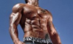 O personal trainer &alpha;&pi;ό &tau;&eta; &Beta;&omicron;&upsilon;&lambda;&gamma;&alpha;&rho;ί&alpha; &pi;&omicron;&upsilon; έ&chi;&epsilon;&iota; &tau;&rho;&epsilon;&lambda;ά&nu;&epsilon;&iota; &tau;&omicron; &delta;&iota;&alpha;&delta;ί&kappa;&tau;&upsilon;&omicron; (&Phi;&Omega;&Tau;&Omicron;)