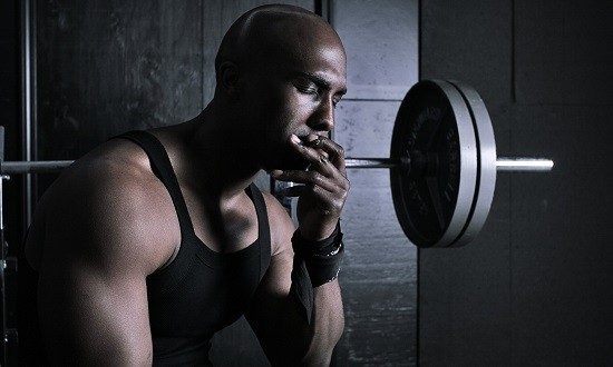 &Alpha;&pi;ό &tau;&iota; &kappa;&iota;&nu;&delta;&upsilon;&nu;&epsilon;ύ&epsilon;&iota; έ&nu;&alpha;&sigmaf; &kappa;&alpha;&pi;&nu;&iota;&sigma;&tau;ή&sigmaf; &pi;&omicron;&upsilon; &gamma;&upsilon;&mu;&nu;ά&zeta;&epsilon;&tau;&alpha;&iota;;