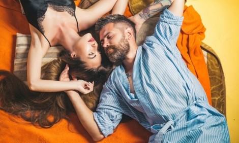 &Tau;&alpha; &chi;&alpha;&rho;&alpha;&kappa;&tau;&eta;&rho;&iota;&sigma;&tau;&iota;&kappa;ά &pi;&omicron;&upsilon; &kappa;ά&theta;&epsilon; ά&nu;&tau;&rho;&alpha;&sigmaf; &theta;έ&lambda;&epsilon;&iota; &nu;&alpha; έ&chi;&epsilon;&iota; &eta; &gamma;&upsilon;&nu;&alpha;ί&kappa;&alpha; &delta;ί&pi;&lambda;&alpha; &tau;&omicron;&upsilon;!