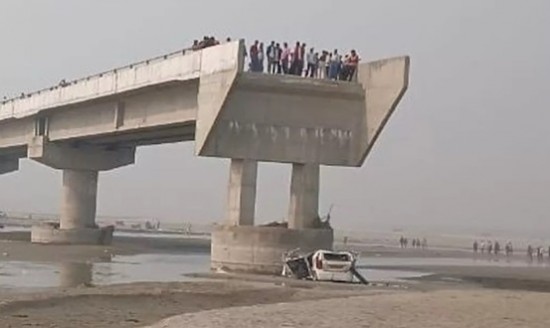 H Google Maps &tau;&omicron;&upsilon;&sigmaf; &omicron;&delta;ή&gamma;&eta;&sigma;&epsilon; &sigma;&tau;&omicron; &theta;ά&nu;&alpha;&tau;&omicron;!