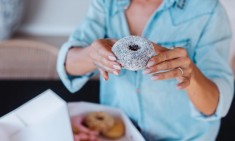 &Tau;&iota; &sigma;&upsilon;&mu;&beta;&alpha;ί&nu;&epsilon;&iota; &sigma;&tau;&omicron; &sigma;ώ&mu;&alpha; &sigma;&alpha;&sigmaf; ό&tau;&alpha;&nu; &tau;&rho;ώ&tau;&epsilon; &zeta;ά&chi;&alpha;&rho;&eta; &kappa;&alpha;&iota; έ&chi;&epsilon;&tau;&epsilon; &delta;&iota;&alpha;&beta;ή&tau;&eta;