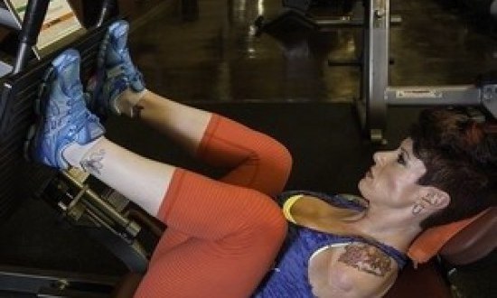 &Sigma;&upsilon;&gamma;&kappa;&lambda;&omicron;&nu;&iota;&sigma;&tau;&iota;&kappa;ό: &Gamma;&nu;&omega;&rho;ί&sigma;&tau;&epsilon; &tau;&eta;&nu; 37&chi;&rho;&omicron;&nu;&eta; bodybuilder &chi;&omega;&rho;ί&sigmaf; &chi;έ&rho;&iota;&alpha;!