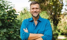 Έ&chi;&epsilon;&tau;&epsilon; &pi;&alpha;&tau;ή&sigma;&epsilon;&iota; &tau;&alpha; 50; &Omicron; &epsilon;&upsilon;&chi;ά&rho;&iota;&sigma;&tau;&omicron;&sigmaf; &tau;&rho;ό&pi;&omicron;&sigmaf; &nu;&alpha; &pi;&rho;&omicron;&sigma;&theta;έ&sigma;&epsilon;&tau;&epsilon; &chi;&rho;ό&nu;&iota;&alpha; &sigma;&tau;&eta; &zeta;&omega;ή &sigma;&alpha;&sigmaf;