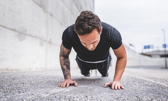 To &tau;έ&lambda;&epsilon;&iota;&omicron; push-up