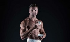 &Omicron; &kappa;&alpha;&phi;έ&sigmaf; &mu;&epsilon; &pi;&rho;&omega;&tau;&epsilon;ΐ&nu;&eta; &epsilon;ί&nu;&alpha;&iota; &tau;&omicron; &nu;έ&omicron; trend - ό&sigma;&alpha; &chi;&rho;&epsilon;&iota;ά&zeta;&epsilon;&tau;&alpha;&iota; &nu;&alpha; &xi;έ&rho;&epsilon;&iota;&sigmaf;