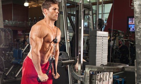 8 πράγματα που δεν πρέπει ποτέ να κάνετε στην προπόνηση τρικεφάλων