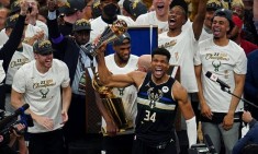 &Omicron; &Alpha;&nu;&tau;&epsilon;&tau;&omicron;&kappa;&omicron;ύ&nu;&mu;&pi;&omicron; &epsilon;ί&nu;&alpha;&iota; &omicron; &nu;έ&omicron;&sigmaf; &beta;&alpha;&sigma;&iota;&lambda;&iota;ά&sigmaf; &tau;&omicron;&upsilon; NBA: &Pi;&rho;&omega;&tau;&alpha;&theta;&lambda;&eta;&tau;έ&sigmaf; &omicron;&iota; &Mu;&pi;&alpha;&kappa;&sigmaf; - 50 &pi;ό&nu;&tau;&omicron;&iota; &alpha;&pi;ό &tau;&omicron;&nu; Greek Freak!